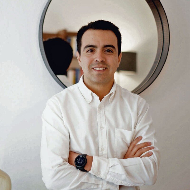 Headshot of Alejandro Moreno, Sales Director at Getmore